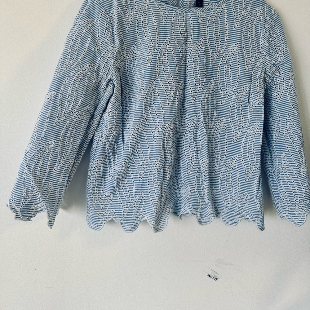 Women Ann Taylor crop top